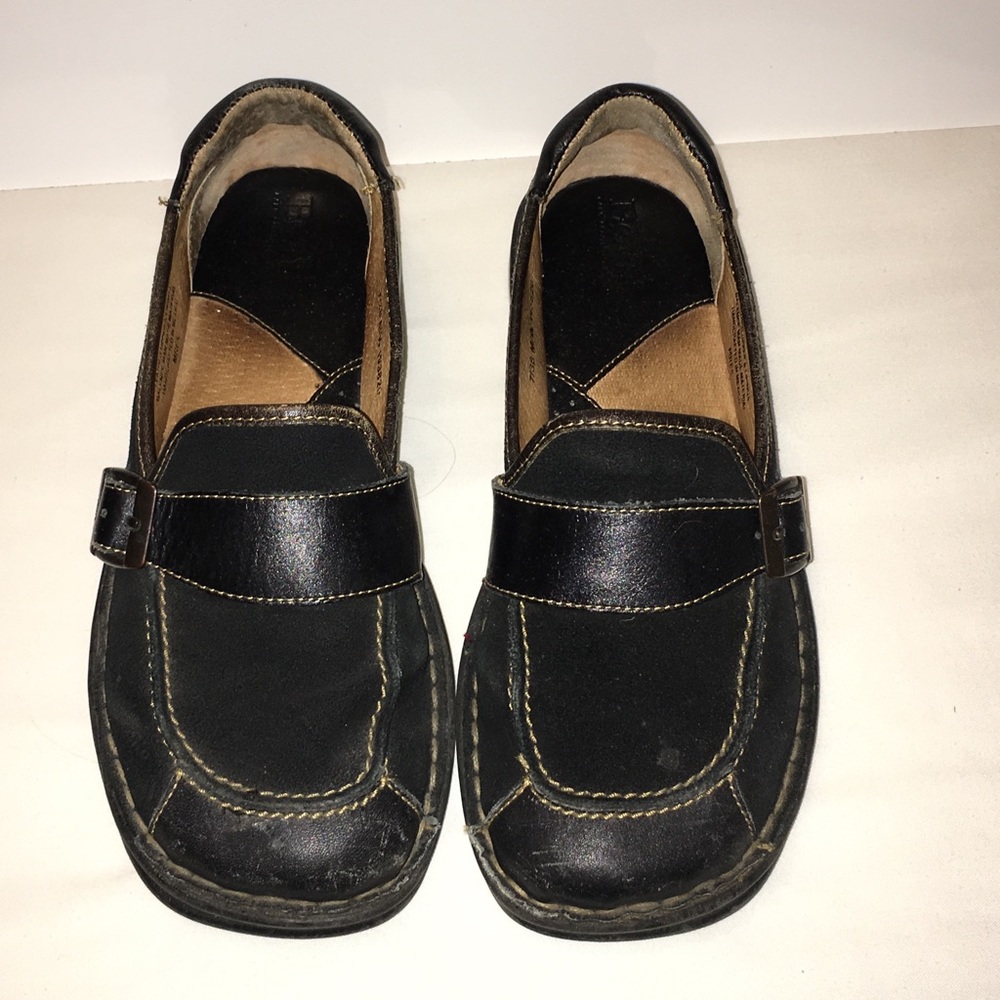 Born black leather loafer Sz 7